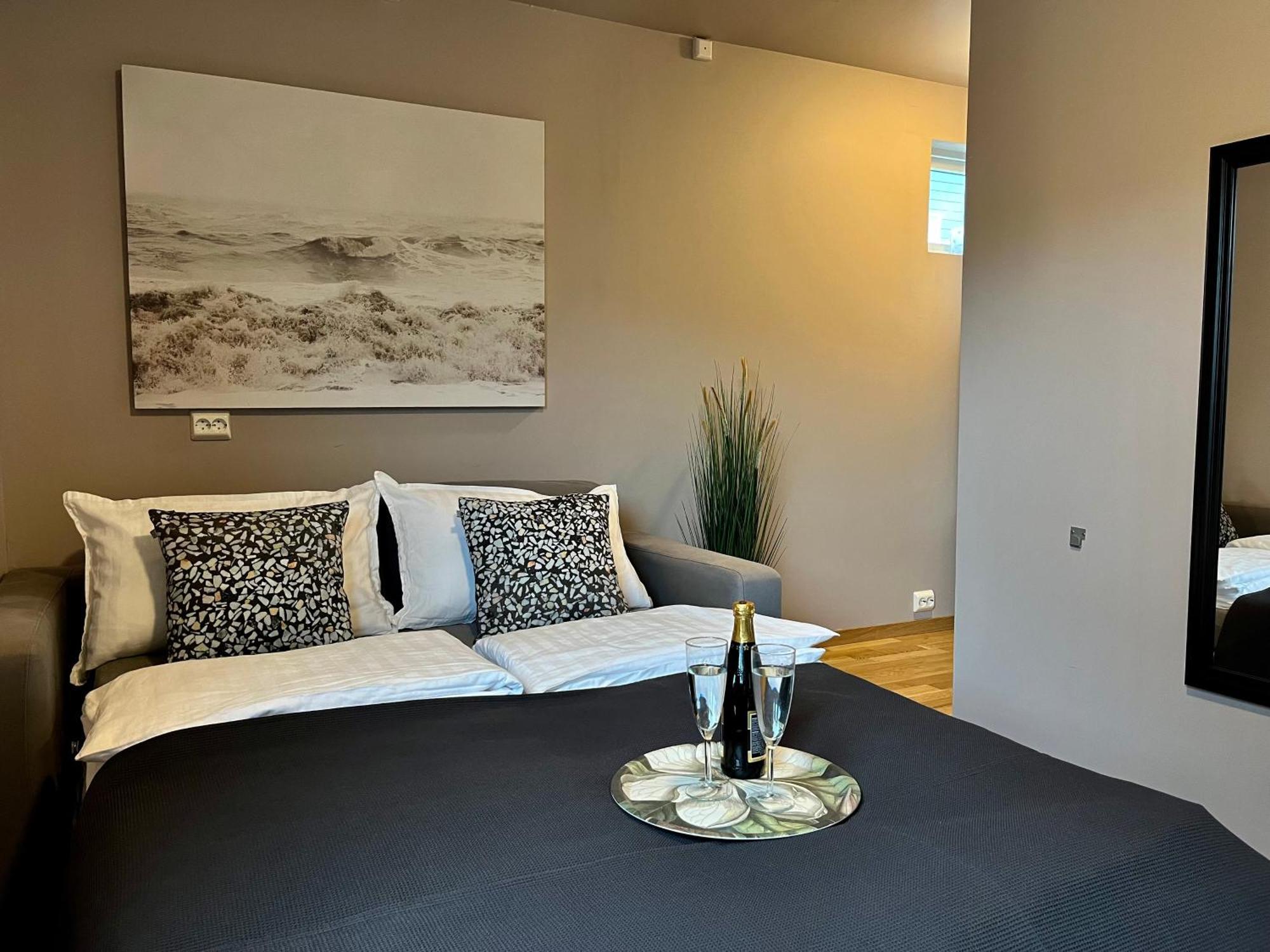 Five Apartments - Boutique 特罗姆瑟 外观 照片