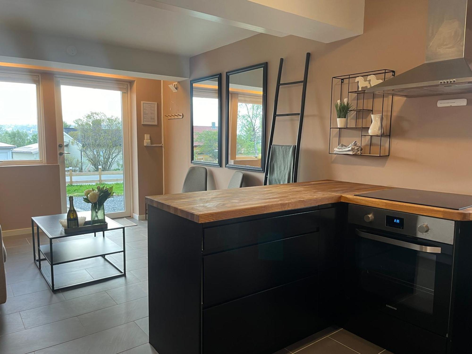 Five Apartments - Boutique 特罗姆瑟 外观 照片
