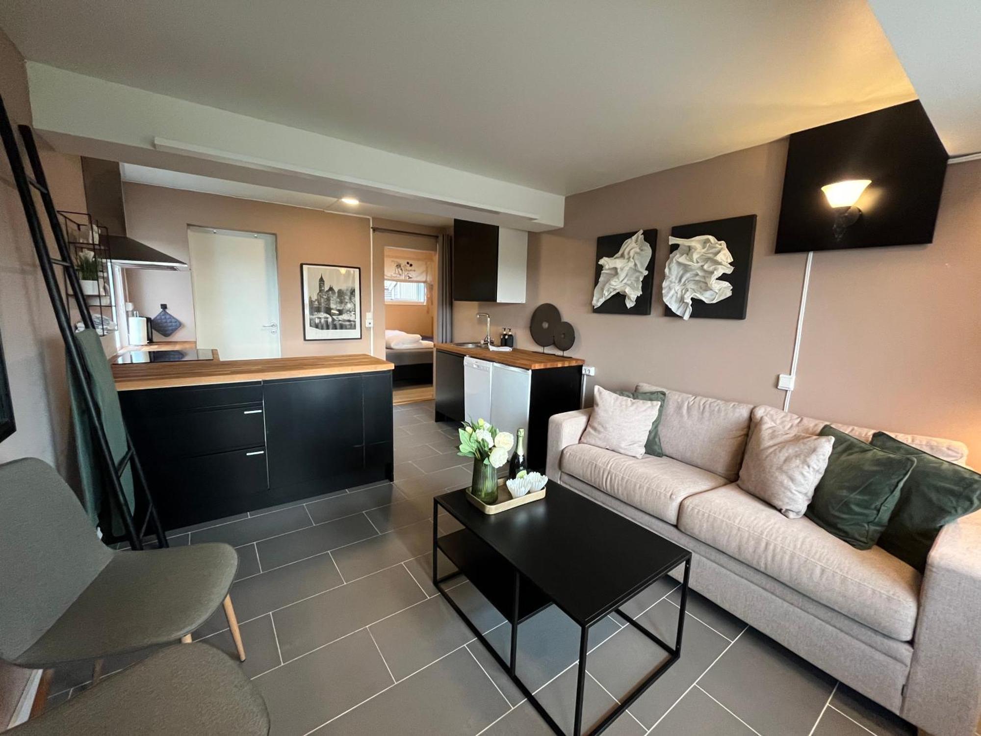 Five Apartments - Boutique 特罗姆瑟 外观 照片